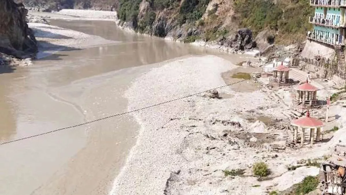 अफसरों की लापरवाही से औली में कृत्रिम झील सूखी, पर्यटक मायूस- कभी सुंदरता को लगाती थी चार चांद